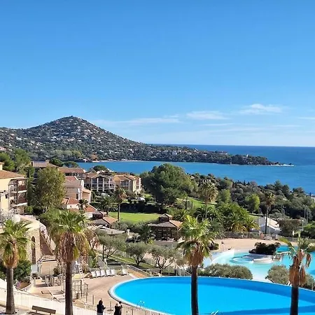 Grand T2 Jardin Cloture Et Terrasse Couverte , Cap Esterel Pierre Et ,piscine Chauffee Des Le 05 Avril Au 02 Novembre Saint-Raphaël