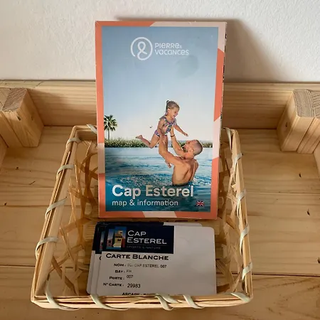 Apartmán Appartement Premium - Vue Mer -Jardin Cloture -Terrasse -Parking - Piscine Chauffee Du 04 Avril Au 01 Novembre- Saint Raphael Saint-Raphaël