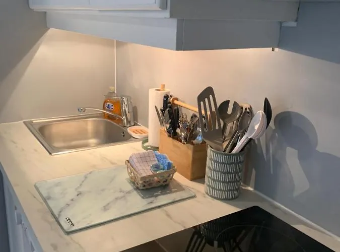 Appartement Premium - Vue Mer -Jardin Cloture -Terrasse -Parking - Piscine Chauffee Du 04 Avril Au 01 Novembre- Saint Raphael Apartmán *