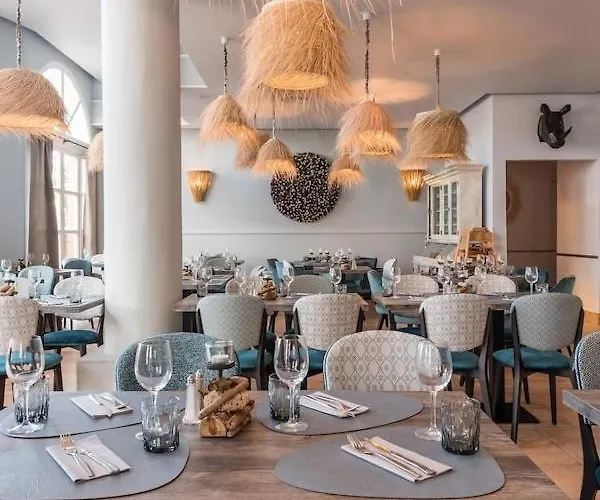 Appartement Premium - Vue Mer -Jardin Cloture -Terrasse -Parking - Piscine Chauffee Du 04 Avril Au 01 Novembre- Saint Raphael *