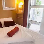 Premium Genius - Separee -vue -jardin Cloture -terrasse -parking - Piscine Chauffee Du 04 Avril Au 01 Novembre- Raphael Apartment *