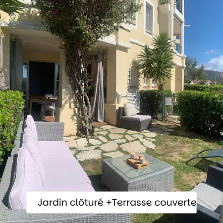 Appartement Premium - Vue Mer -Jardin Cloture -Terrasse -Parking - Piscine Chauffee Du 04 Avril Au 01 Novembre- Saint Raphael Appartement *