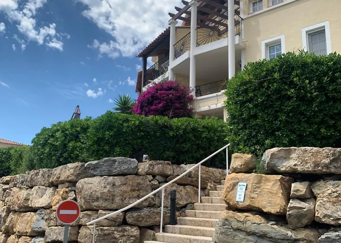 Appartement Premium - Vue Mer -Jardin Cloture -Terrasse -Parking - Piscine Chauffee Du 04 Avril Au 01 Novembre- Saint Raphael Apartament