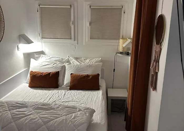 Appartement Premium - Vue Mer -Jardin Cloture -Terrasse -Parking - Piscine Chauffee Du 04 Avril Au 01 Novembre- Saint Raphael *